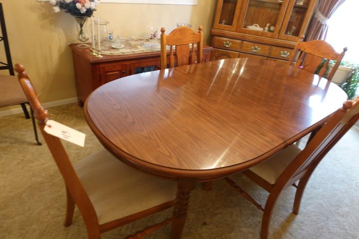 OAK DINING TABLE WITH FOUR MATCHING CHAIRS SINGLE LEAF