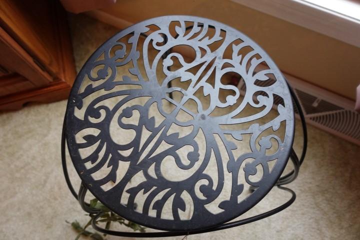 WROUGHT IRON PLANT STAND