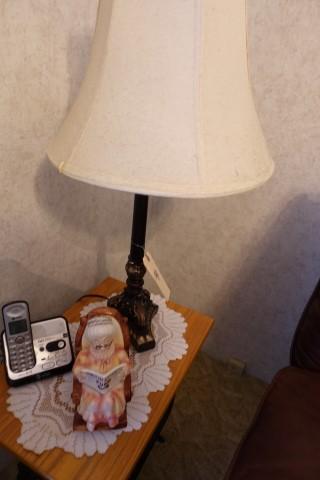 TABLE LAMP WITH BANK AND PORTABLE PHONE