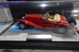 DIE CAST 1935 MERCEDES 500K IN DISPLAY CASE