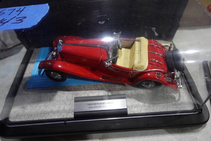 DIE CAST 1935 MERCEDES 500K IN DISPLAY CASE