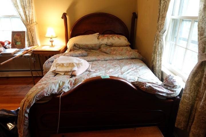 ANTIQUE MAHOGANY FULL SIZE BED WITH CARVED HEADBOARD