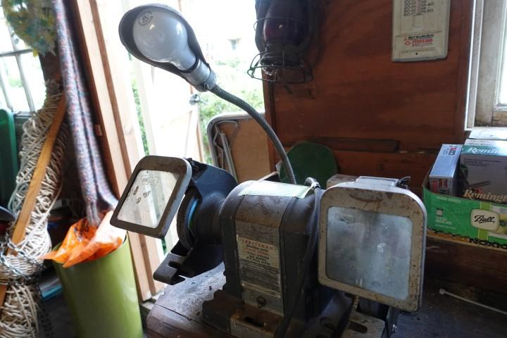 CRAFTSMAN 1/3 HP BENCH GRINDER