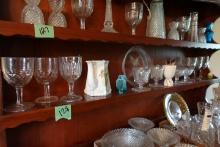 SHELF LOT COLLECTIBLE GLASS INCLUDING HAND PAINTED TEA POT HOB NAIL SLIPPER