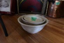 SET OF ANTIQUE MIXING BOWLS 3 TOTAL