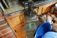 ANTIQUE 4 QT BUTTER CHURN