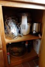 CABINET LOT BLENDERS FOOD PROCESSORS CROCK POTS BINOCULARS BAR WARE AND MOR