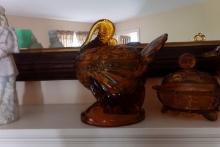 4 PC AMBER GLASS INCLUDING TURKEY ON NEST COVERED CANDY AND COIN DISH