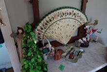 TABLE TOP LOT CHRISTMAS DECORATIVES BUTTON COLLECTION AND MORE