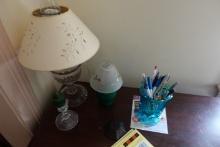 SMALL MAHOGANY COLORED COMPUTER DESK INCLUDING CONVERTED OIL LAMPS CANDLE H