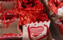 8 CERAMIC BASKETS VALENTINE HEARTS