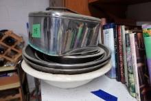 LOT OF APPROX 7 LARGE STAINLESS STEEL MIXING BOWLS AND PORCELAIN WASH BOWL