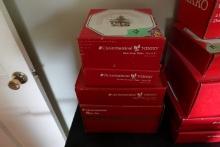 IN ORIGINAL BOX CHRISTMAS TIME NIKKO INCLUDING SET OF 4 SOUP PLATES SALAD D