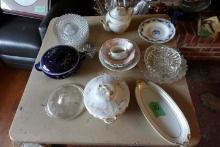TABLE TOP LOT INCLUDING COVERED SERVING PCS DESSERT DISHES AND MORE