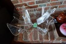 NEW PLEXIGLASS EXTRA LARGE SALAD BOWL WITH ELEPHANT FRAME AND ELEPHANT TONG