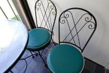 3 PC WROUGHT IRON PATIO SET TABLE AND 2 CHAIRS