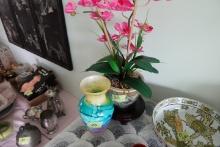 ARTIFICIAL FLOWER IN POT AND ART GLASS VASE