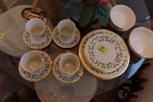 21 PC DIMESEN COLLCTION LENOX FINEBONE CHINA HOLIDAY
