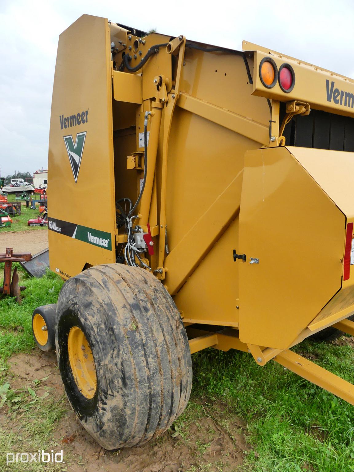Vermeer 604N Baler