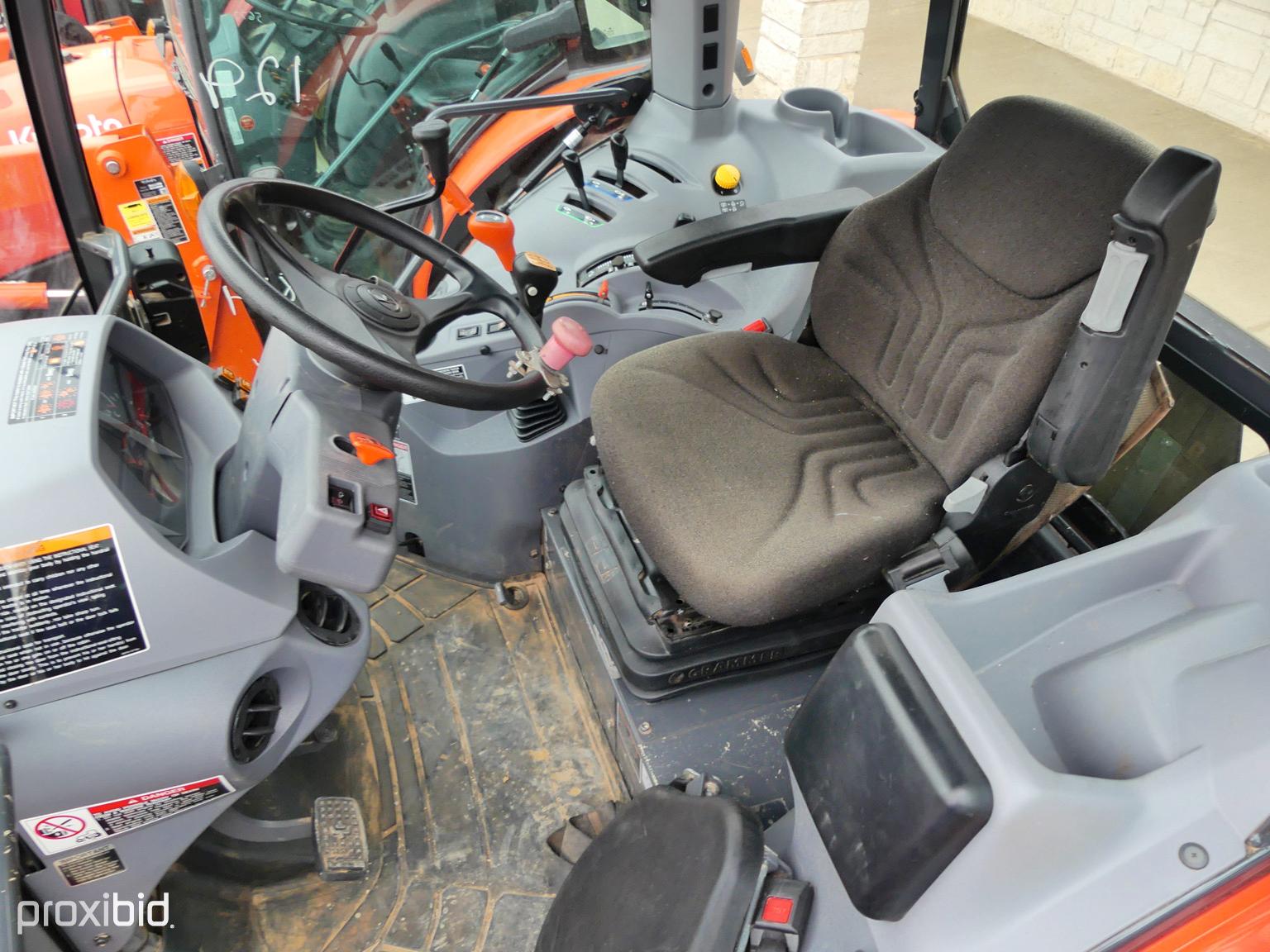 Kubota M4-071 Cab 4x4 w/ldr