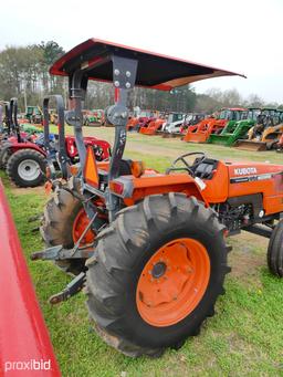 Kubota MX5000 Tractor