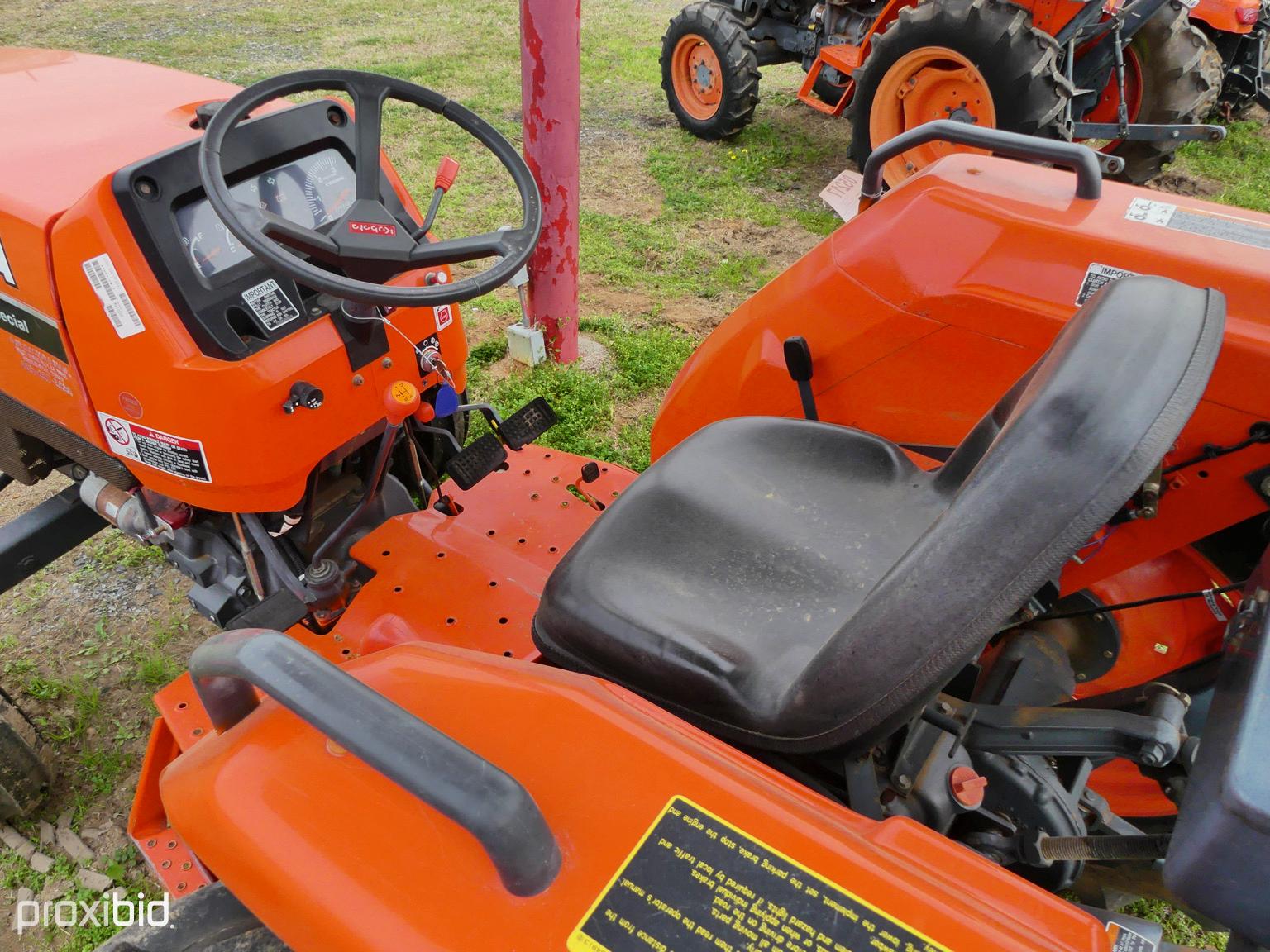 Kubota MX5000 Tractor
