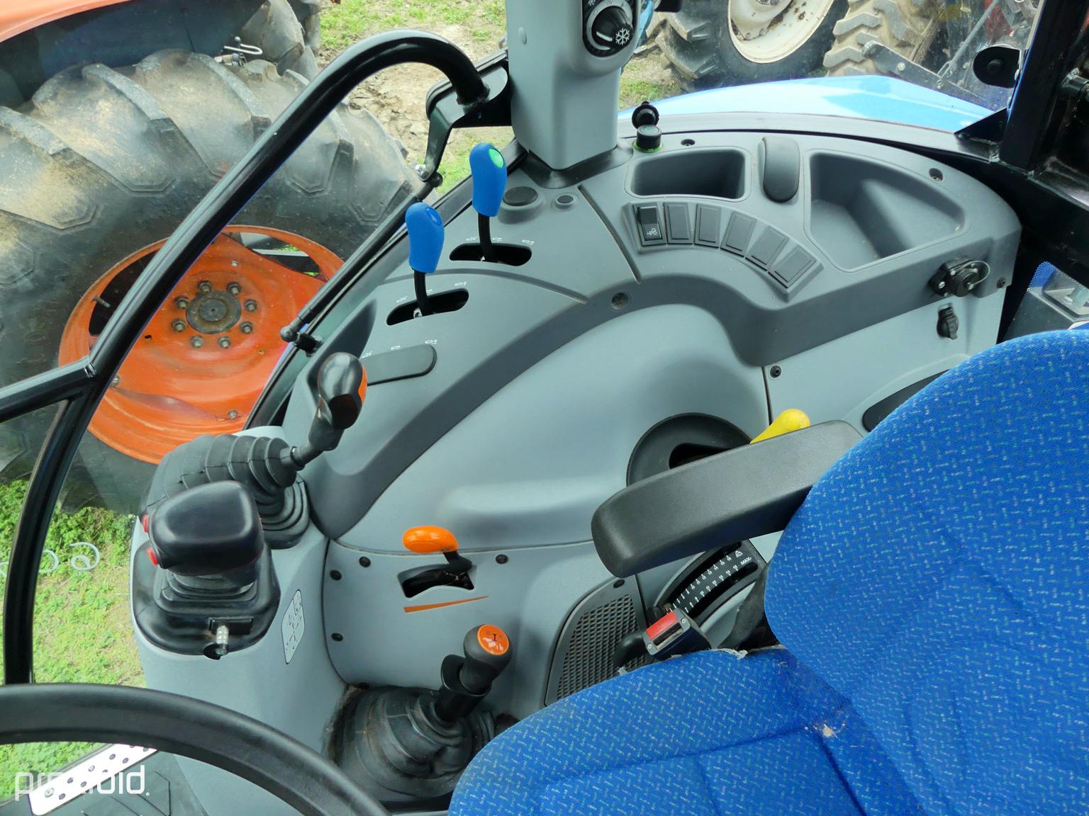 NH T4.75 Cab 4x4 w/ldr