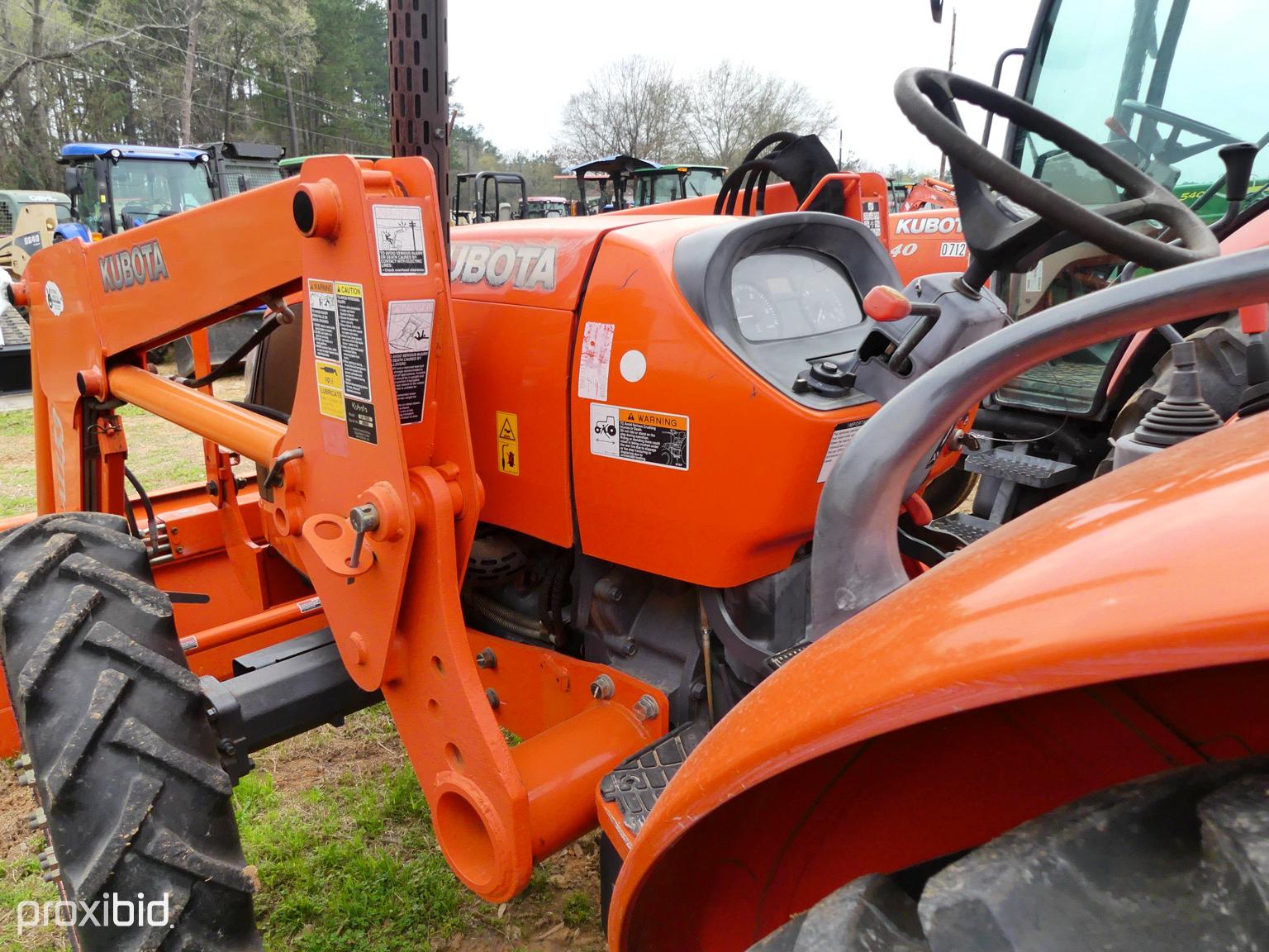 Kubota M7040 4x4 w/ldr