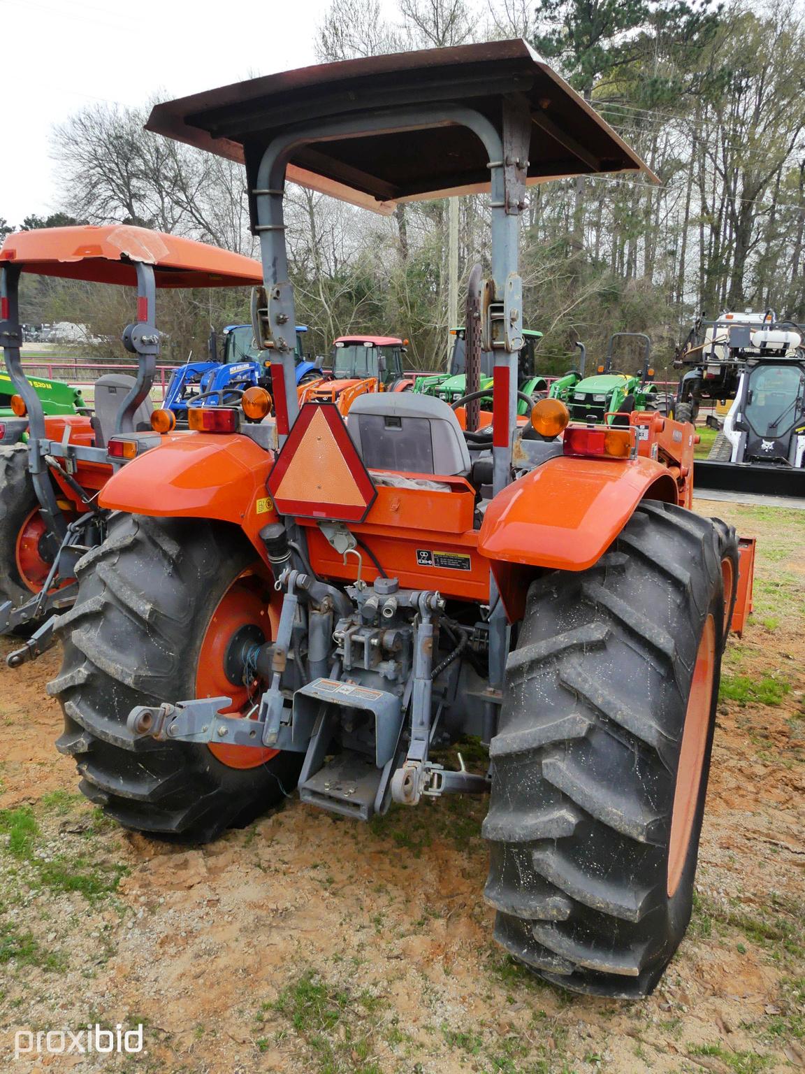 Kubota M7040 4x4 w/ldr