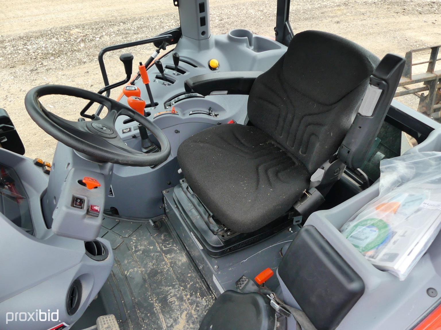 Kubota M5-091 Cab 4x4 w/ldr