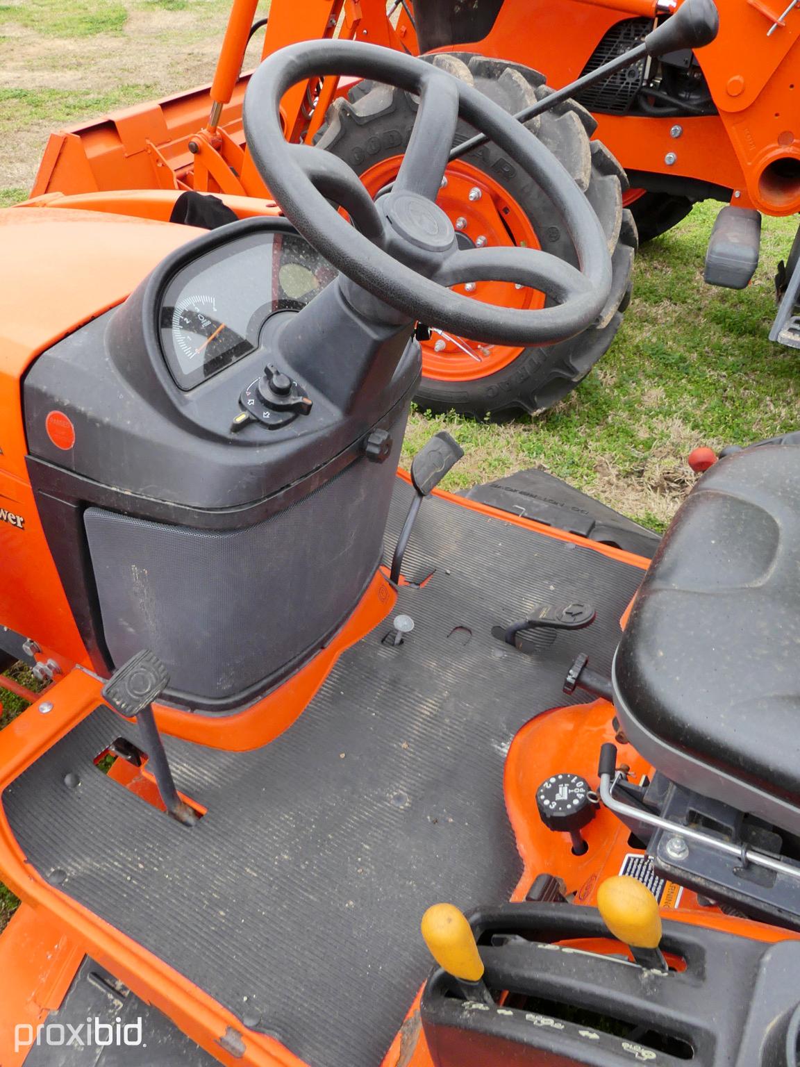 Kubota BX2670 4x4 w/ldr & belly mower