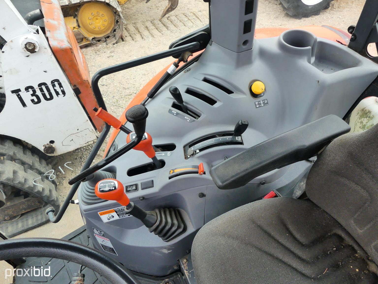 Kubota M5-111 Cab 4x4 w/ldr