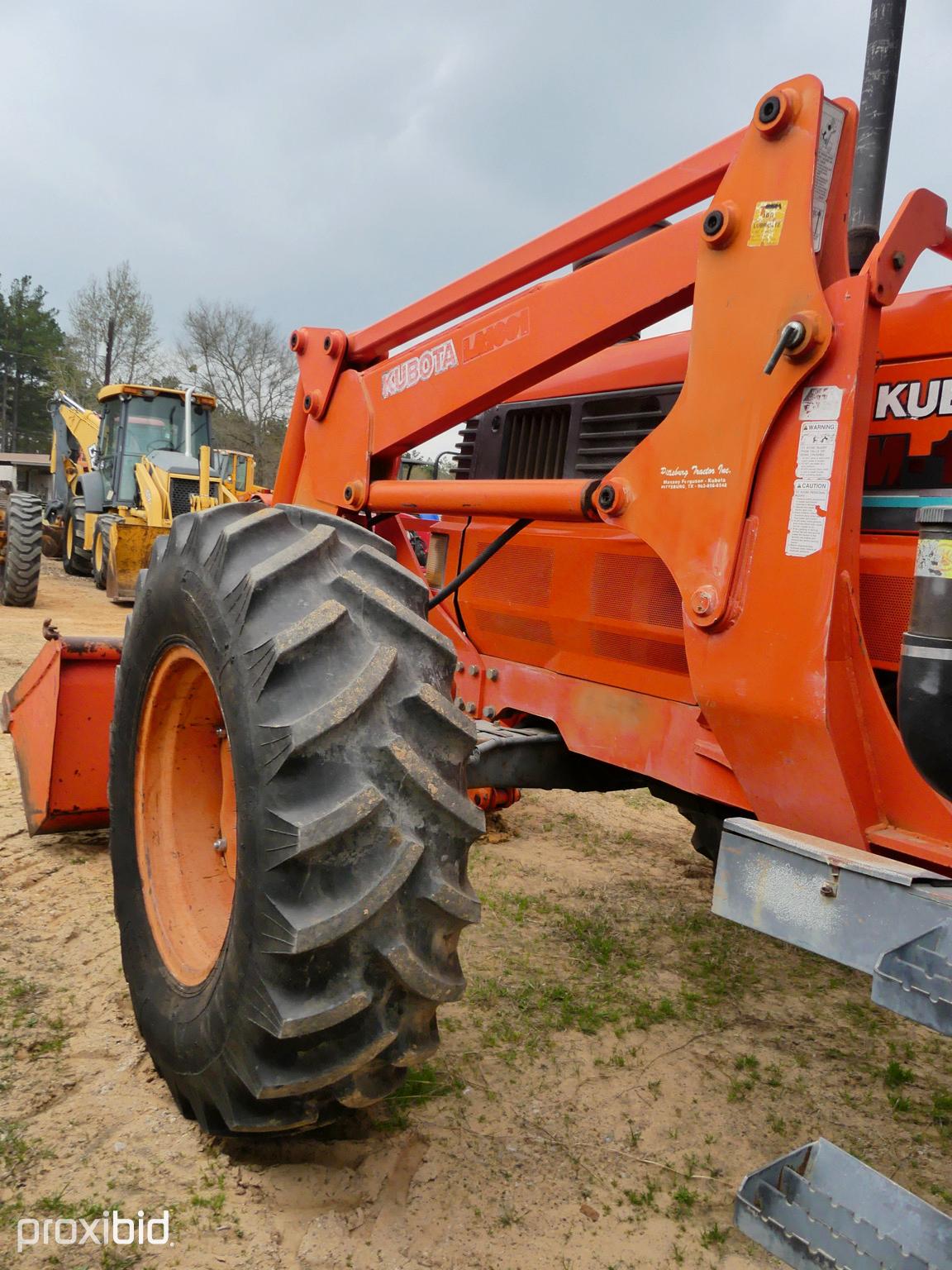 Kubota M110 Cab 4x4 w/ldr
