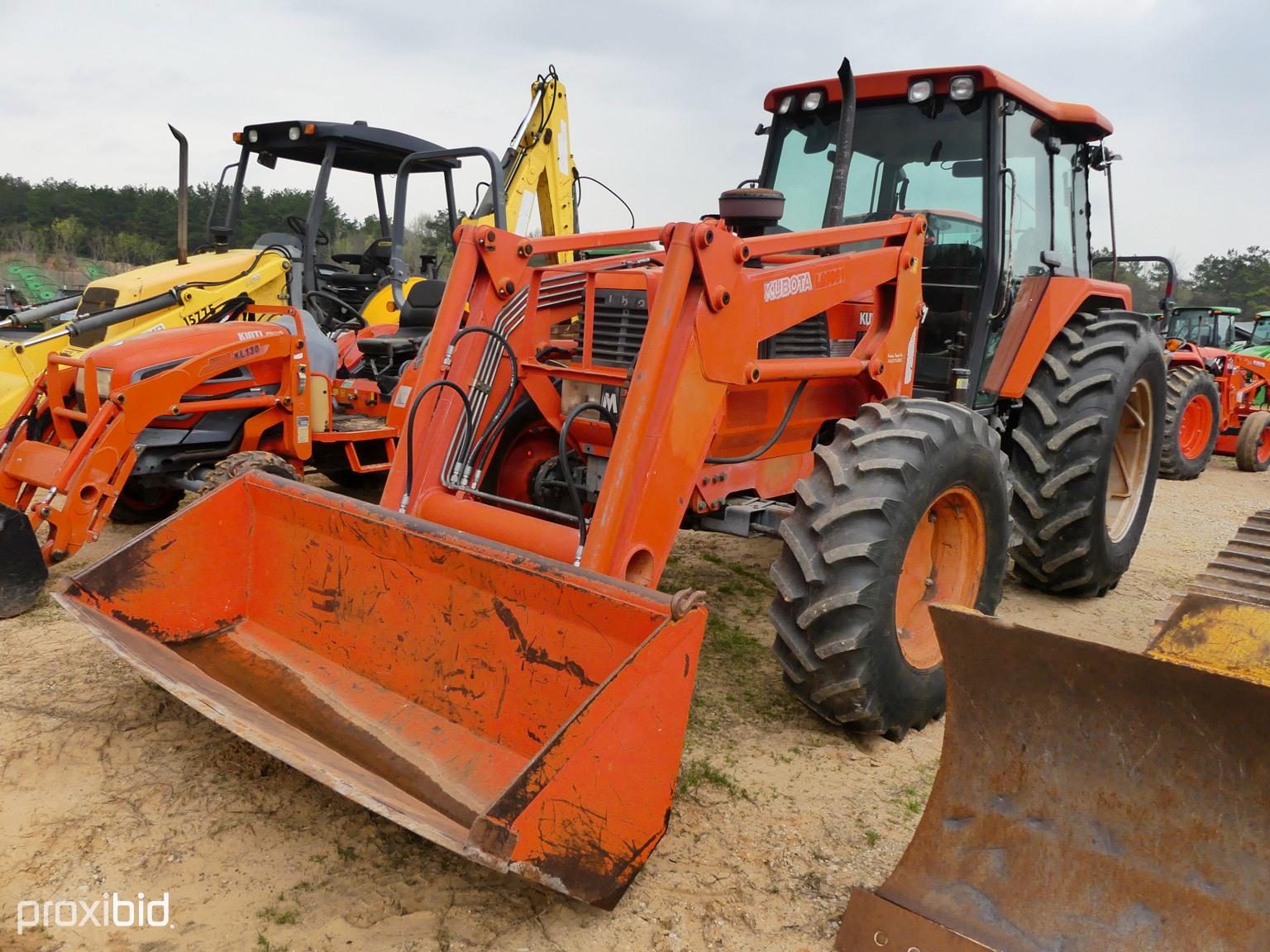 Kubota M110 Cab 4x4 w/ldr