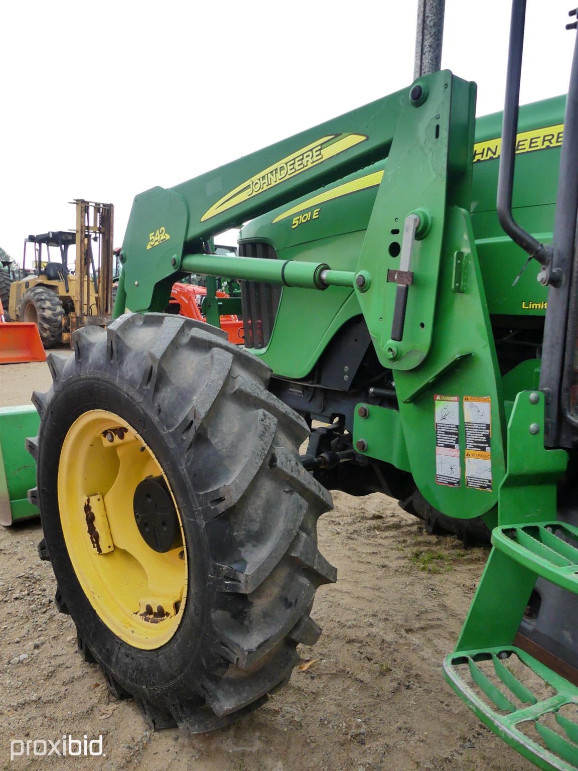 JD 5101E Cab 4x4 w/ldr