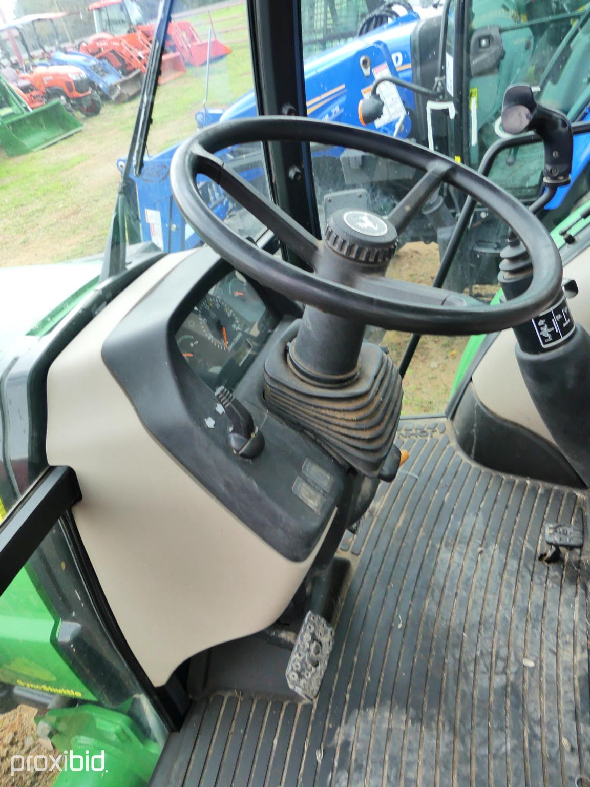 JD 5225 Cab 2WD w/ldr