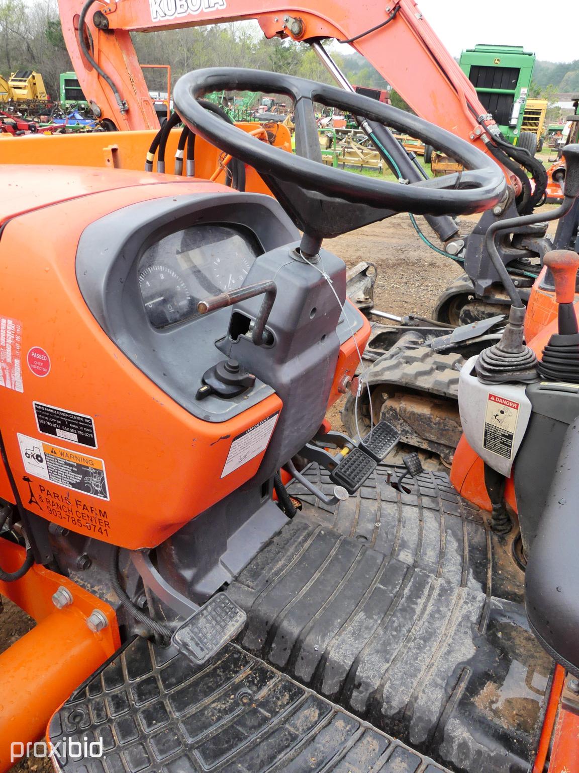 Kubota M7040 2WD w/ldr