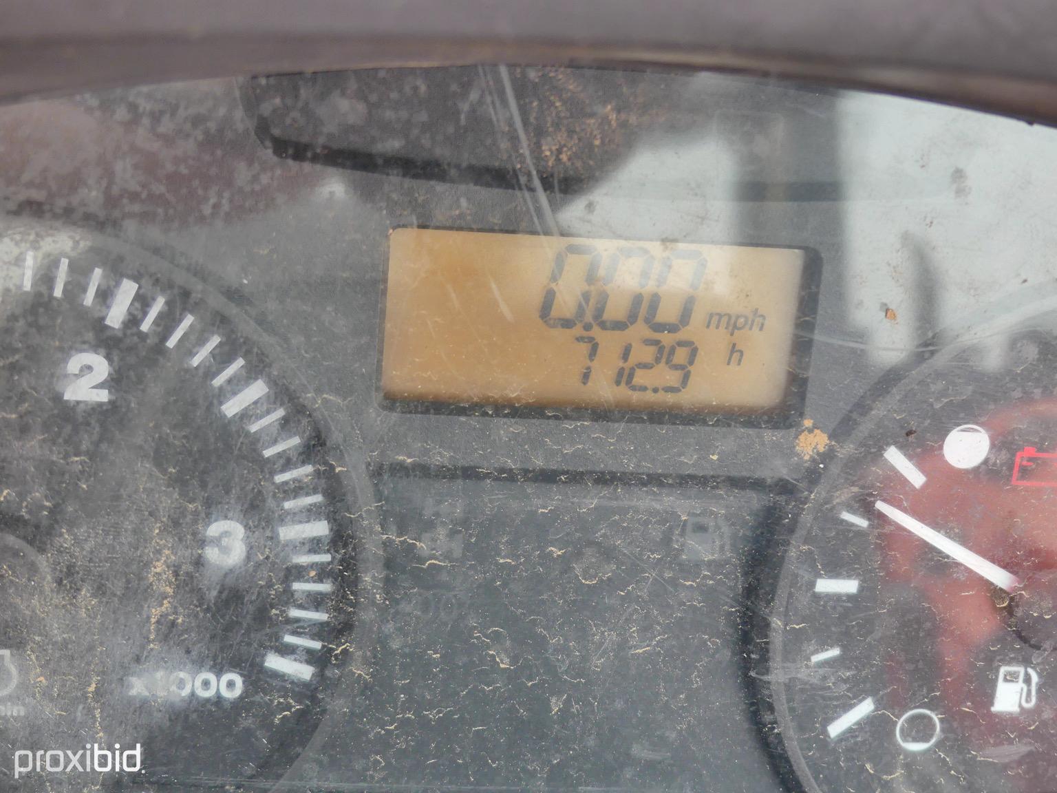 Kubota M7040 2WD w/ldr
