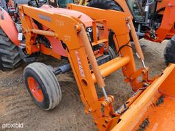 Kubota M7040 2WD w/ldr