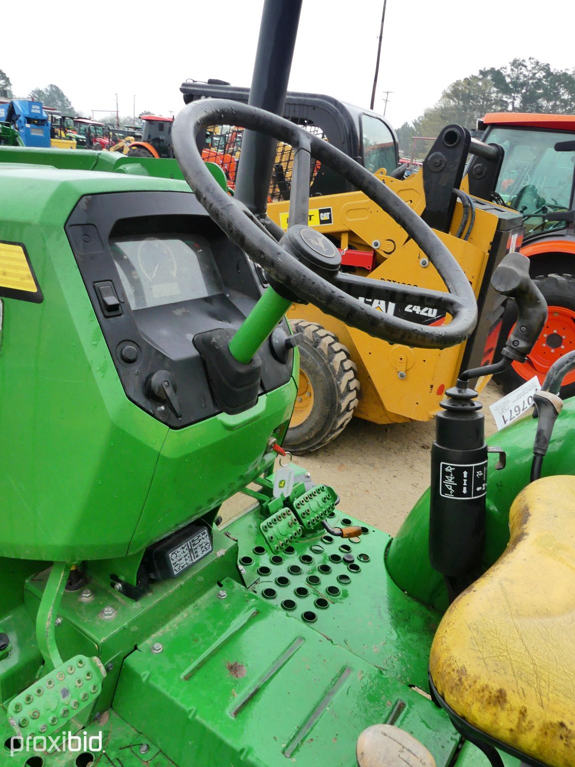 JD 5075 E 4X4 LDR