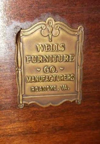 Round Gateleg Game Table - Wells Furnitur
