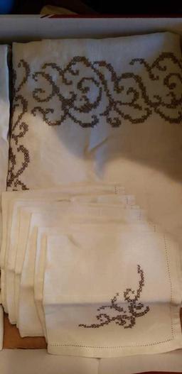 Assorted Linens: Tablecloth 64" x 94"