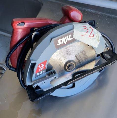 SKIL 7.5"  Electric Circular Saw