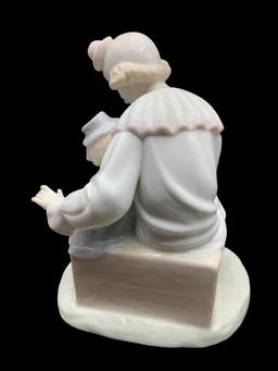 (2) Figurines