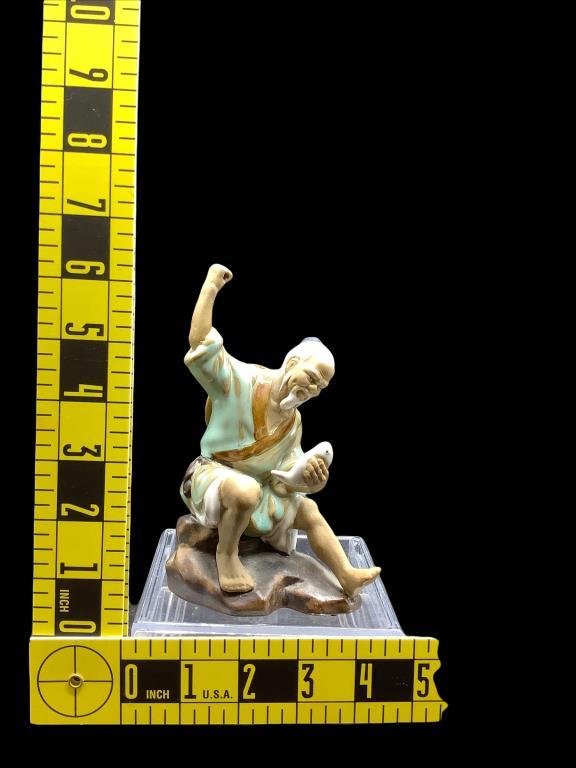 (2) Figurines