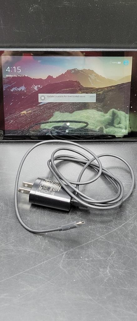 Amazon Kindle Fire HD 8 (7th generation) w/Charger