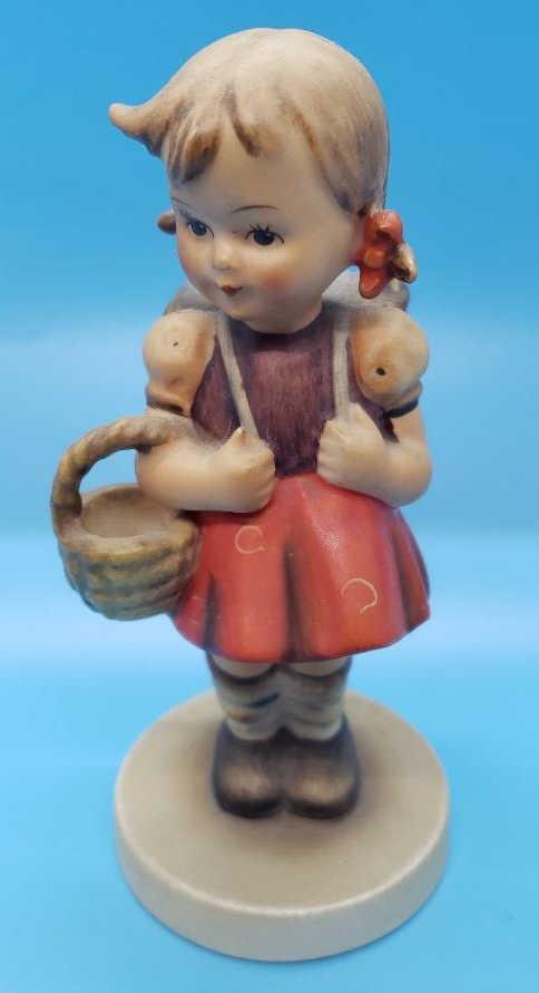 Hummel "School Girl" Figurine, Hum 81/0