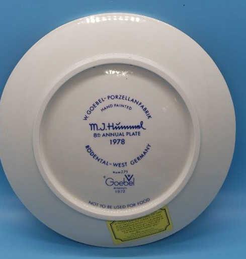 Hummel Hand-Painted 1978 8th Annual Hanging