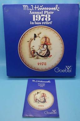 Hummel Hand-Painted 1978 8th Annual Hanging