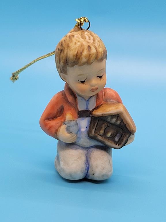 A Berta Hummel Christmas Ornament Set #2